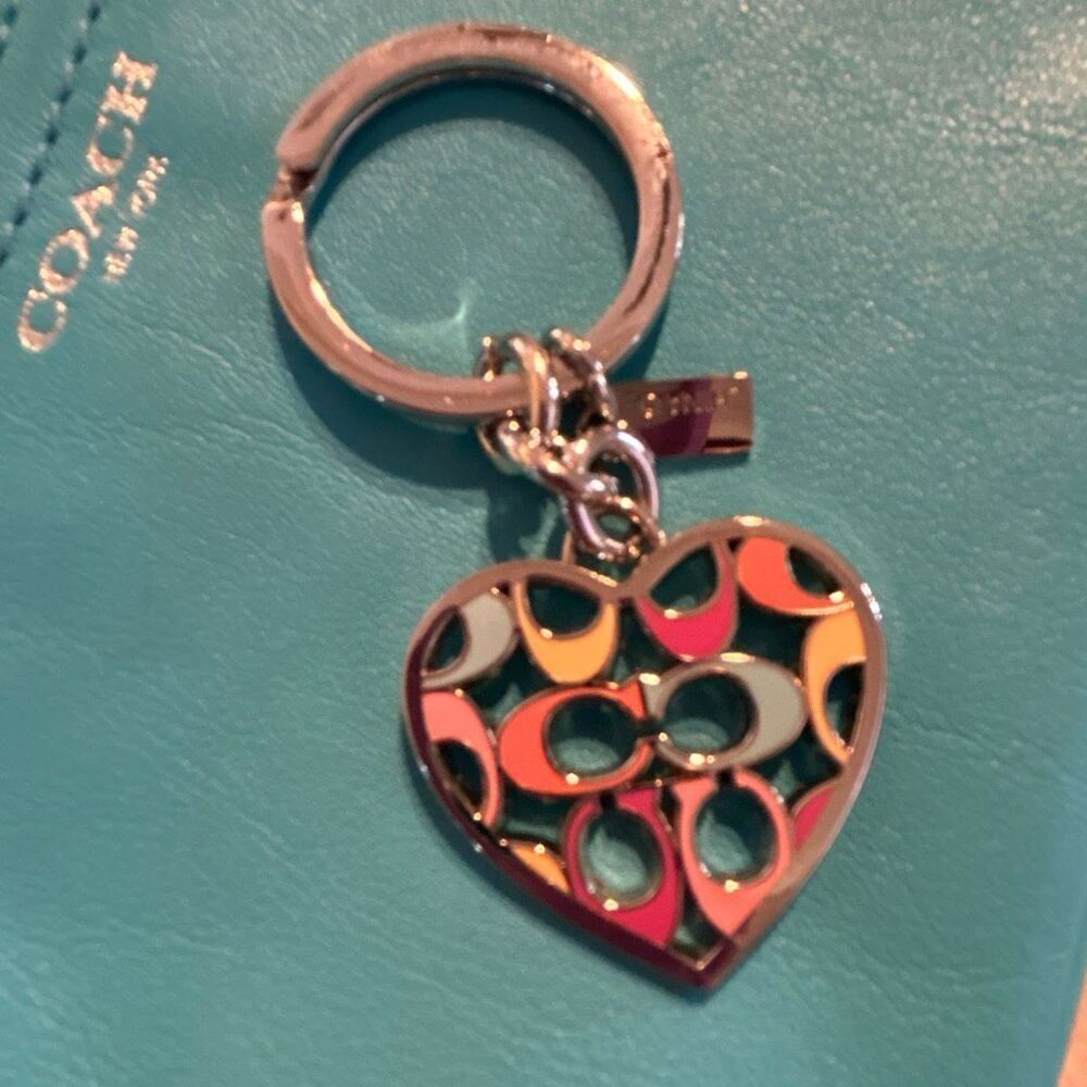 COACH Heart Keychain - Picture 1 of 5